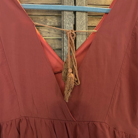 Rust Red V-Neck Dress - Picture 4 of 4